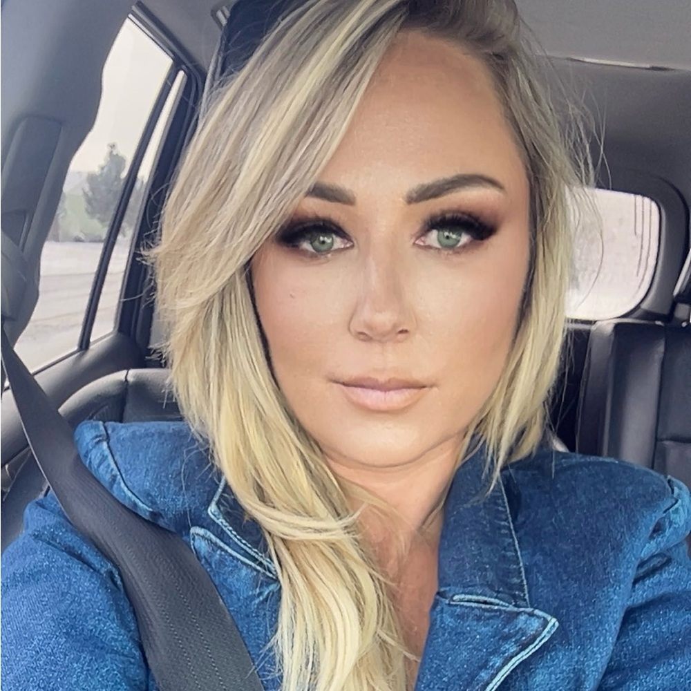 Meet your Posher, Melany